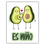 Tarjeta de Nacimiento Niño – Diseño Divertido de Familia de Aguacates – 10.8x14 cm – Interior en Blanco – Felicitación Adorable para Bebé Recién Nacido